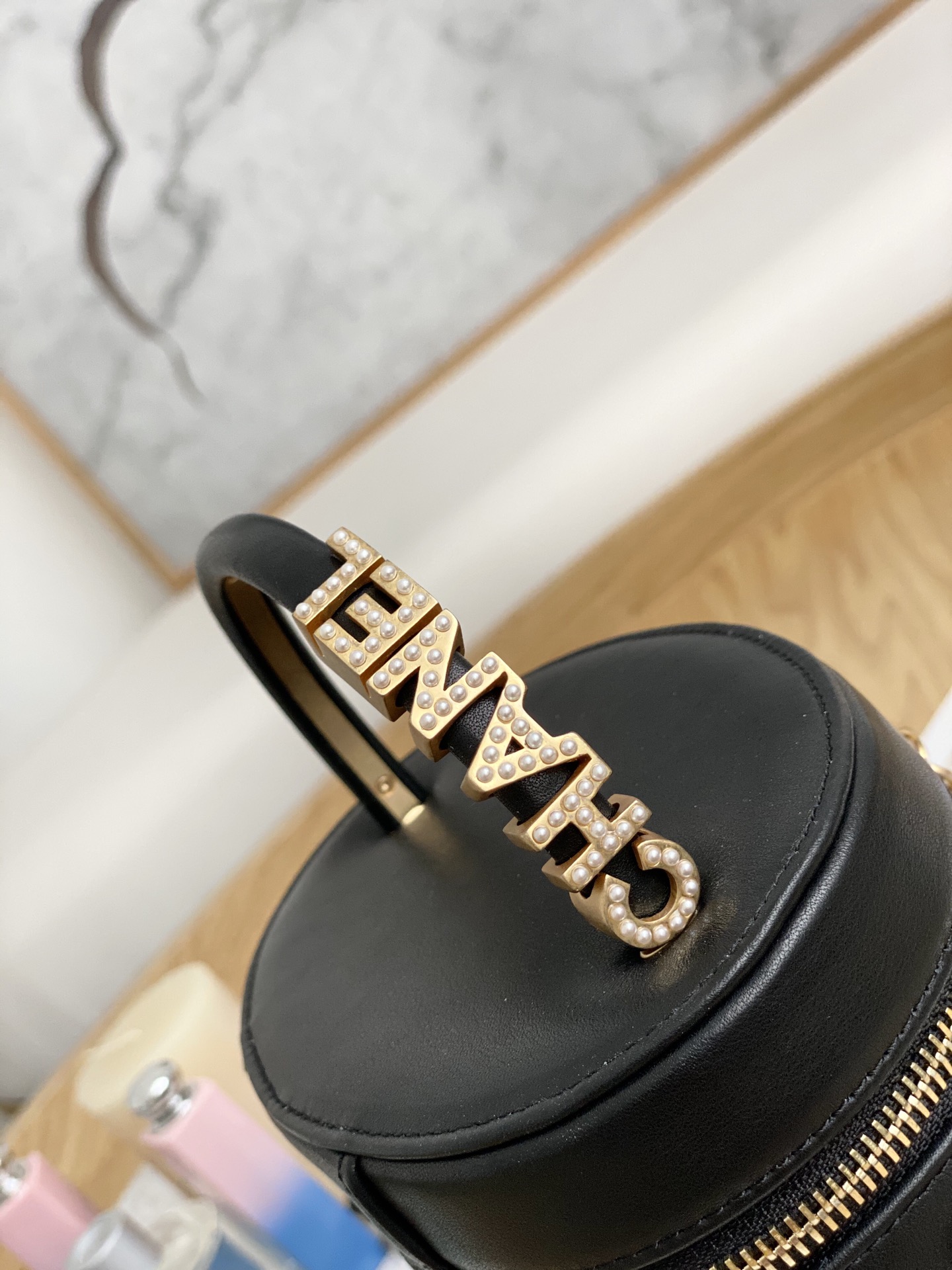 [TOP] CHANEL Cosmetic Bucket Bag  15*10*15 cm - Black