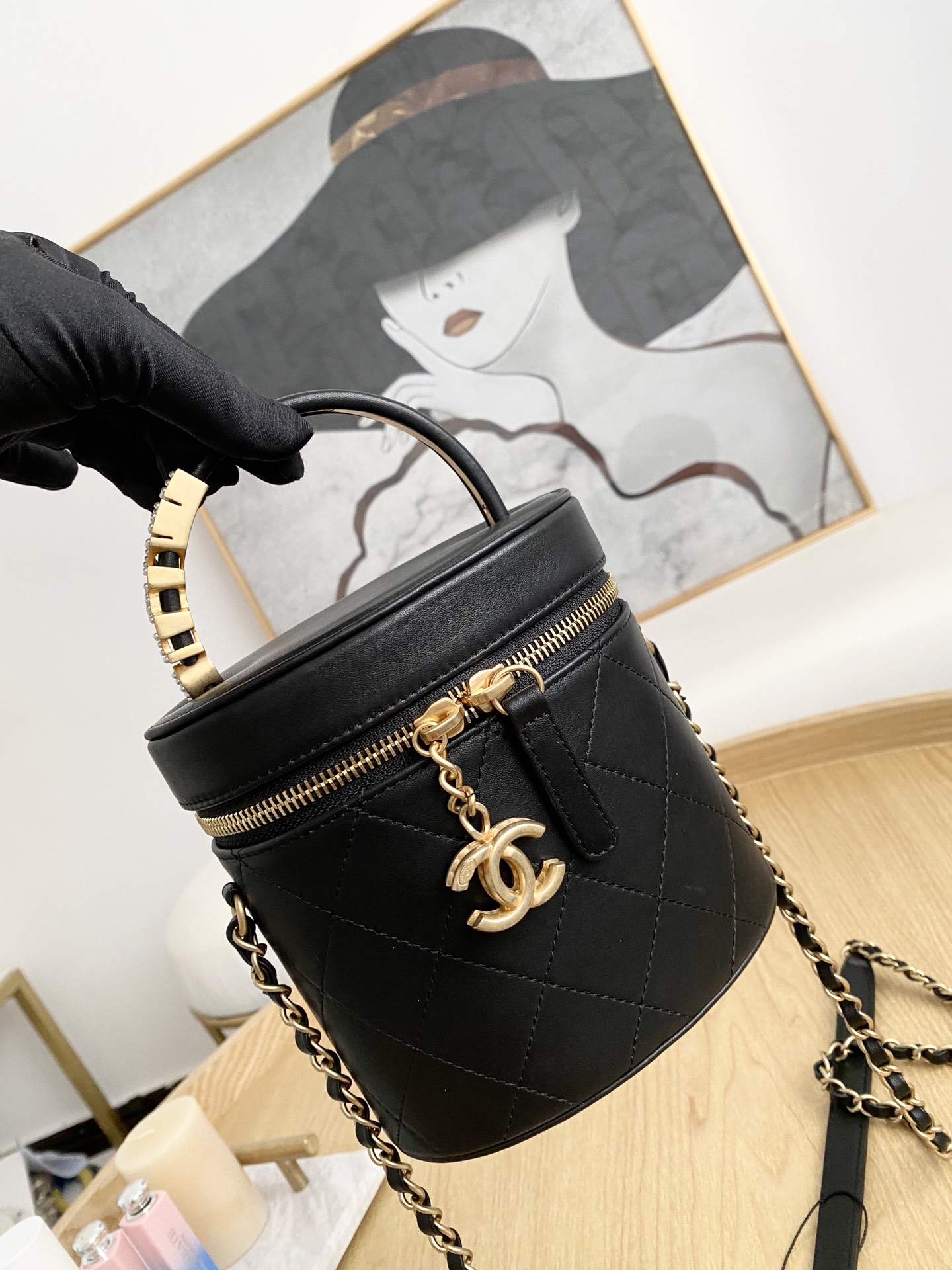 [TOP] CHANEL Cosmetic Bucket Bag  15*10*15 cm - Black