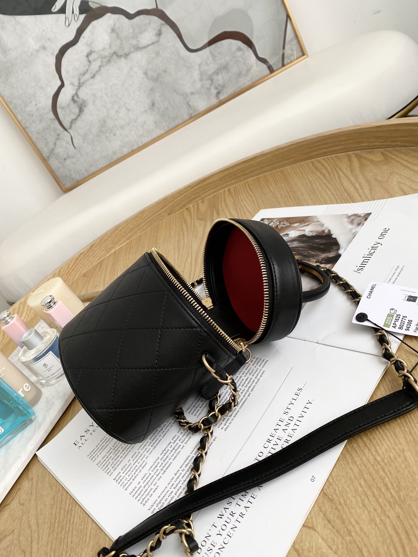 [TOP] CHANEL Cosmetic Bucket Bag  15*10*15 cm - Black
