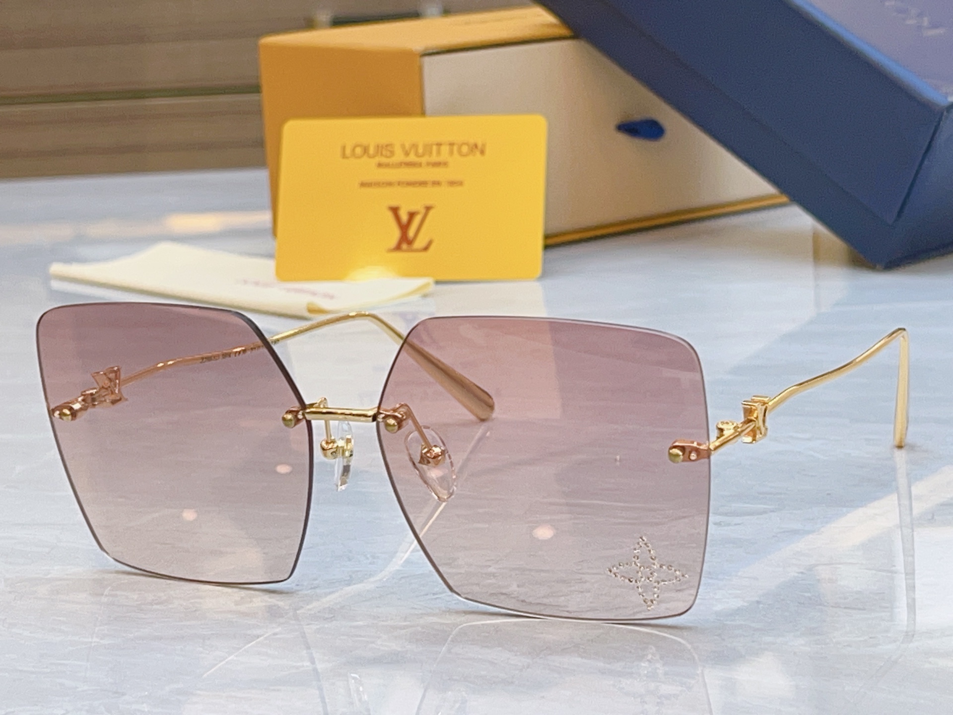 [TOP] Louis Vuitton LV Sunglasses - 6 Colors