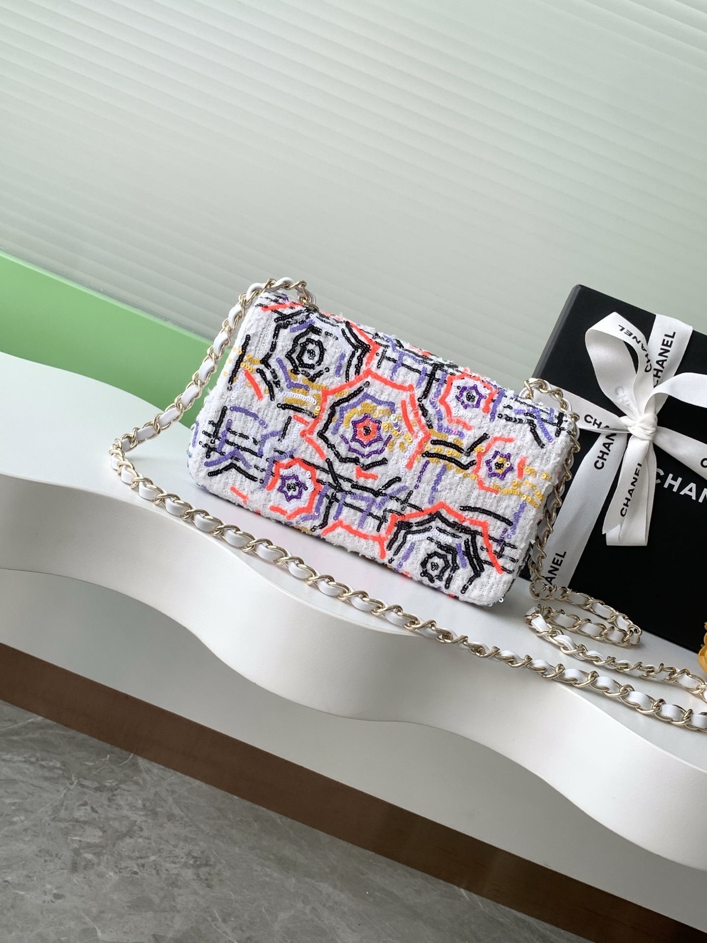 [TOP] CHANEL Flap Bag 14-21-8 cm - White