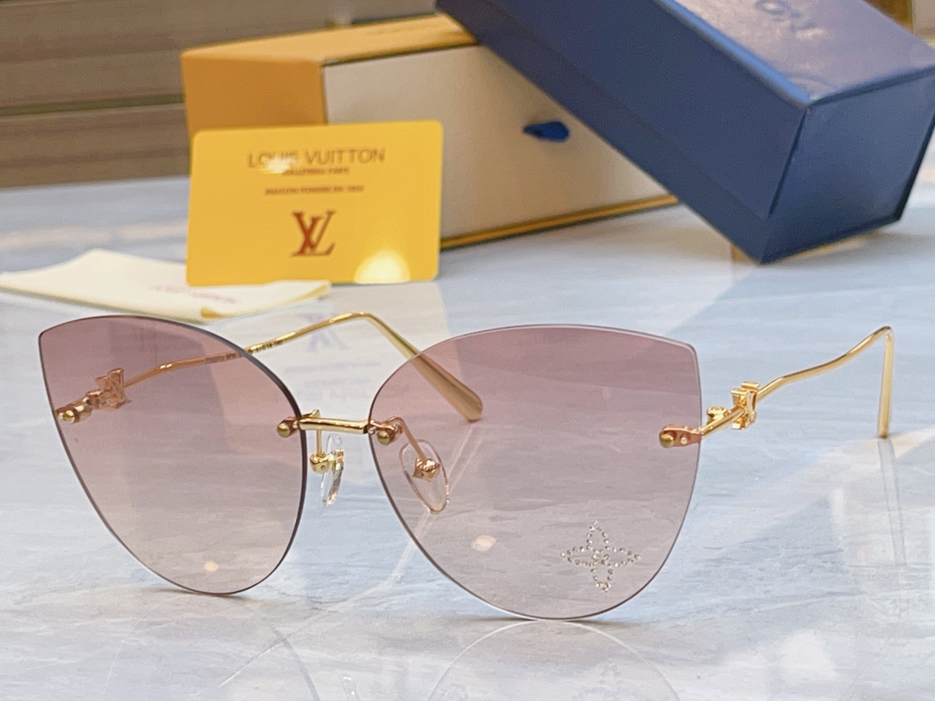 [TOP] Louis Vuitton LV Sunglasses - 6 Colors