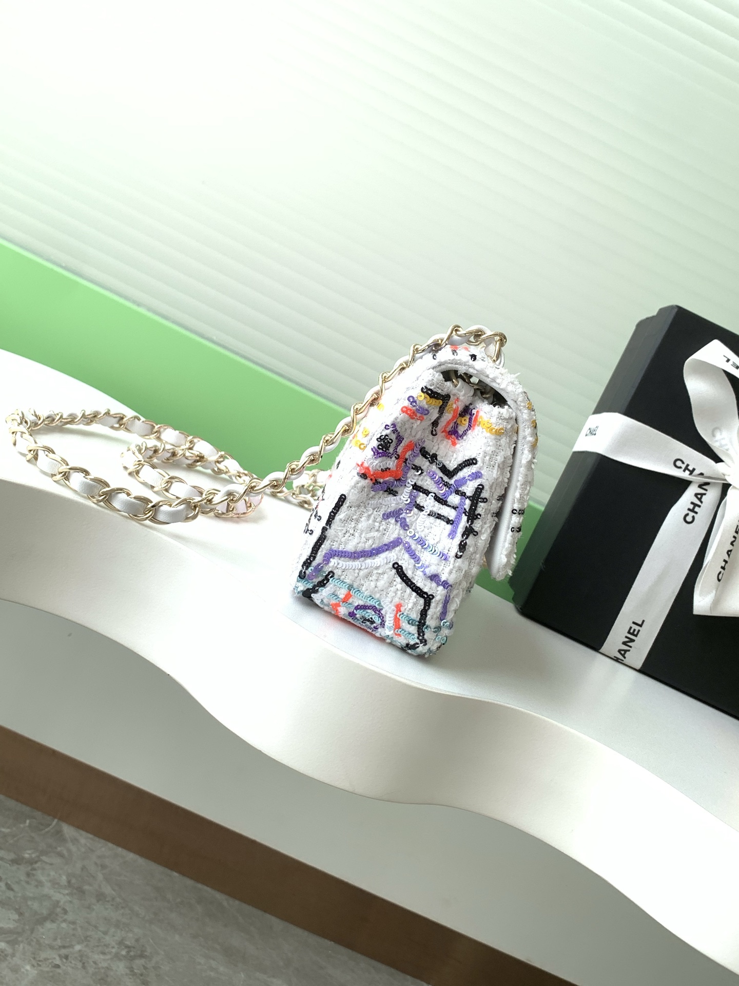 [TOP] CHANEL Flap Bag 14-21-8 cm - White