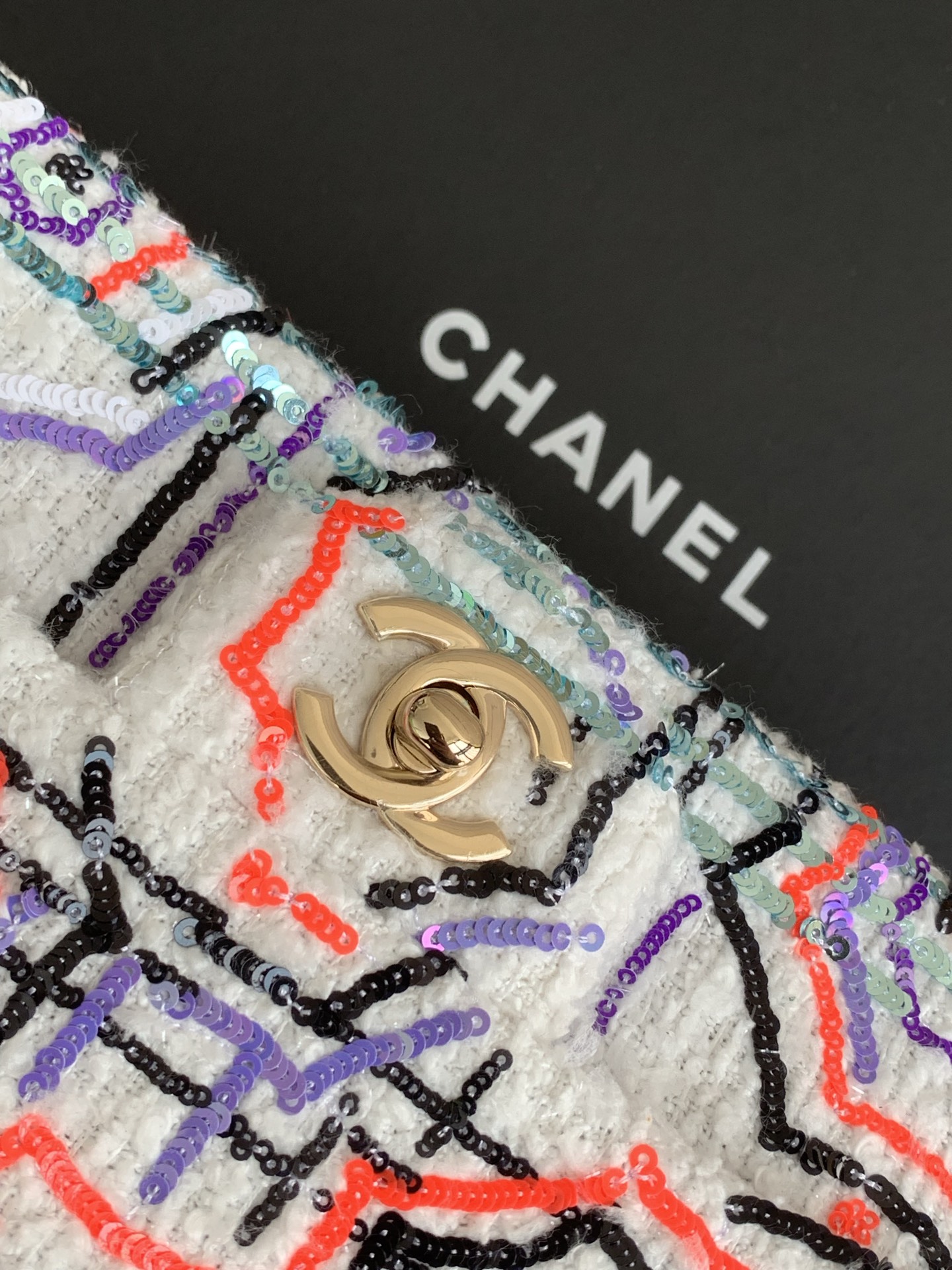 [TOP] CHANEL Flap Bag 14-21-8 cm - White