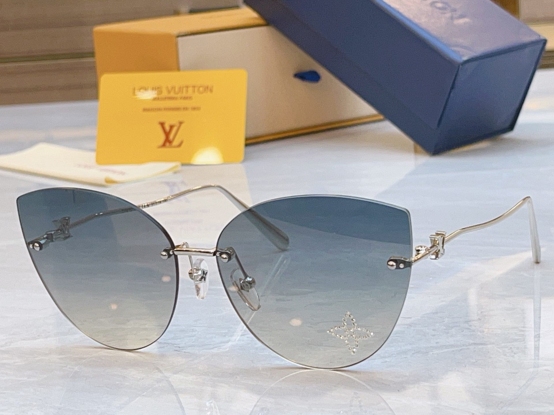 [TOP] Louis Vuitton LV Sunglasses - 6 Colors