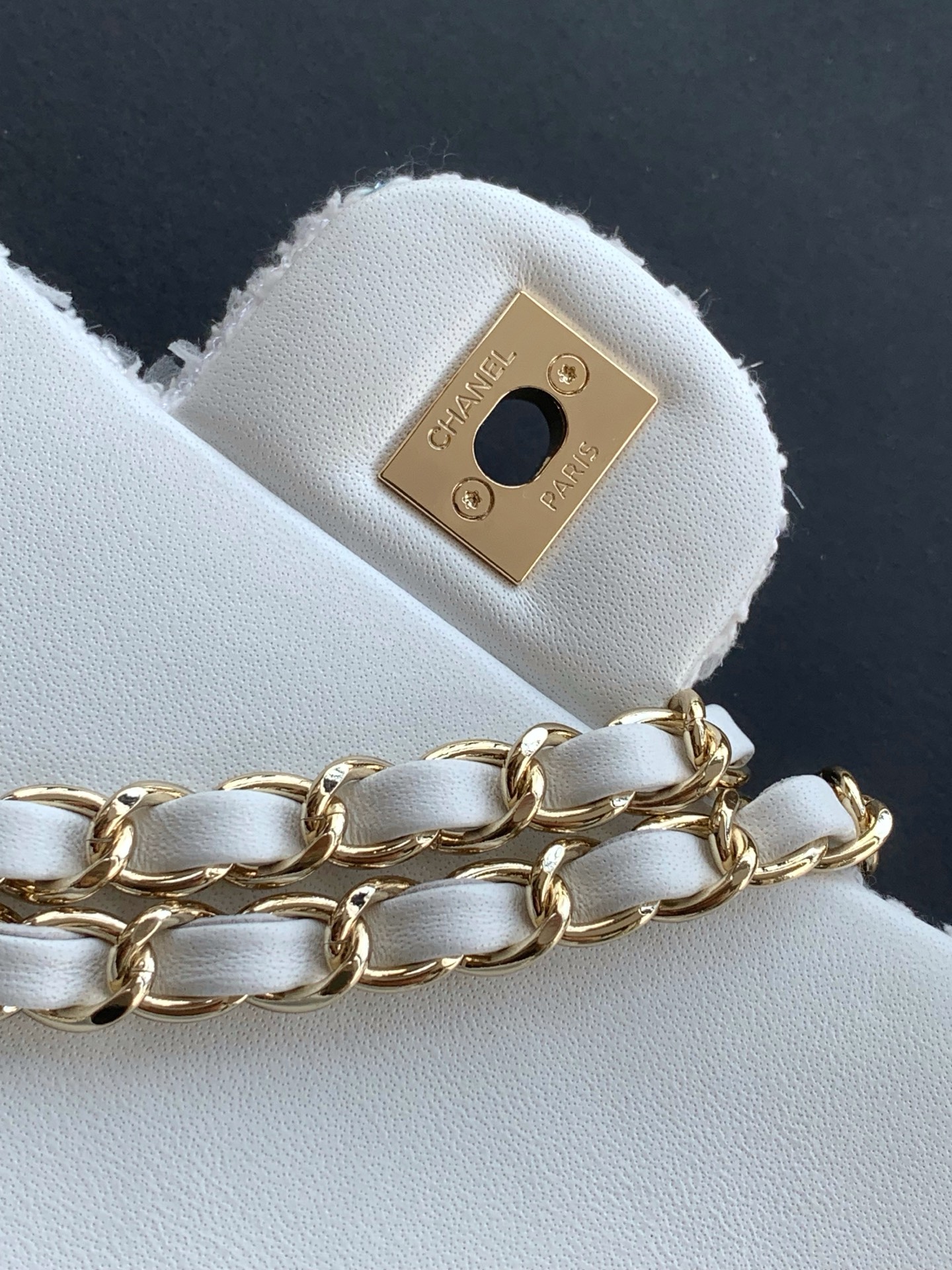 [TOP] CHANEL Flap Bag 14-21-8 cm - White