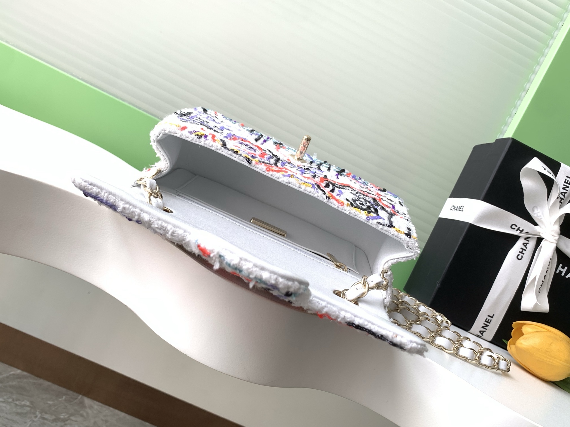 [TOP] CHANEL Flap Bag 14-21-8 cm - White