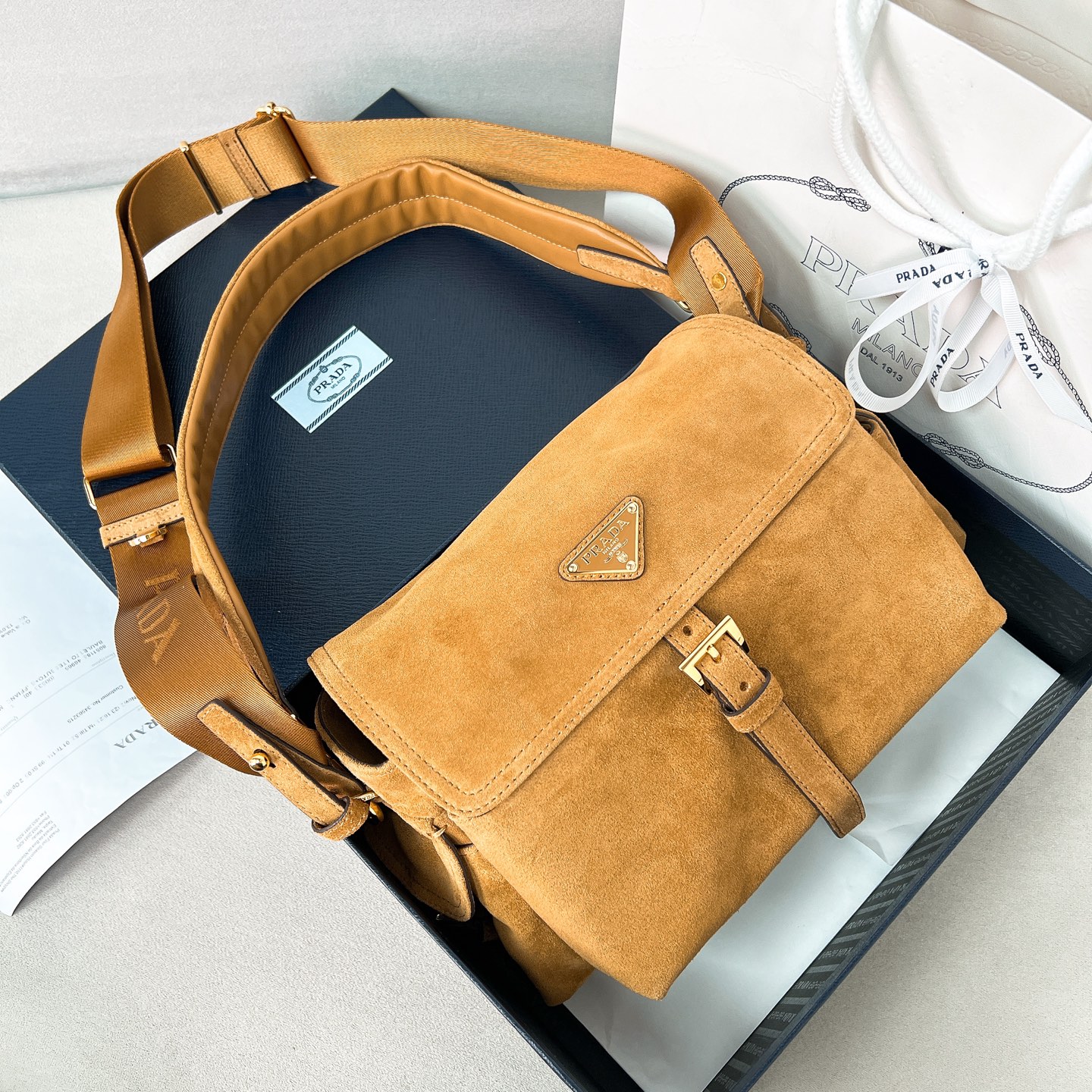 [TOP] PRADA Explore Messenger Bag Suede 30x14x10cm - 2 Colors