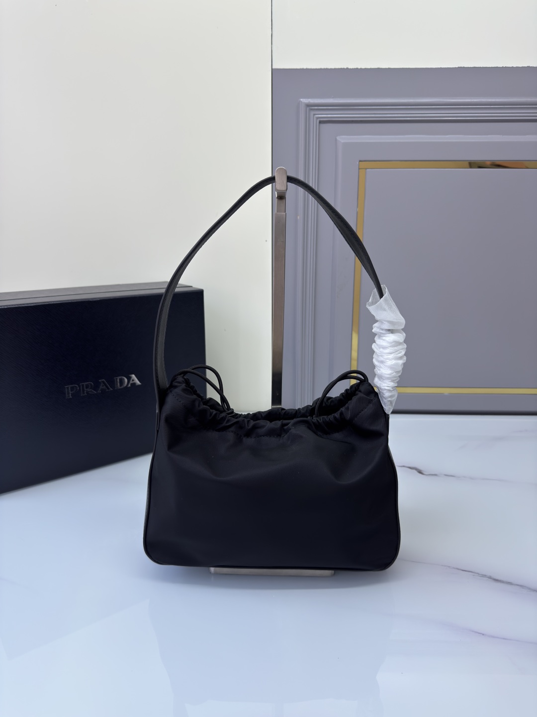 [TOP] PRADA Drawstring Underarm Bag 23x18x8cm - Black