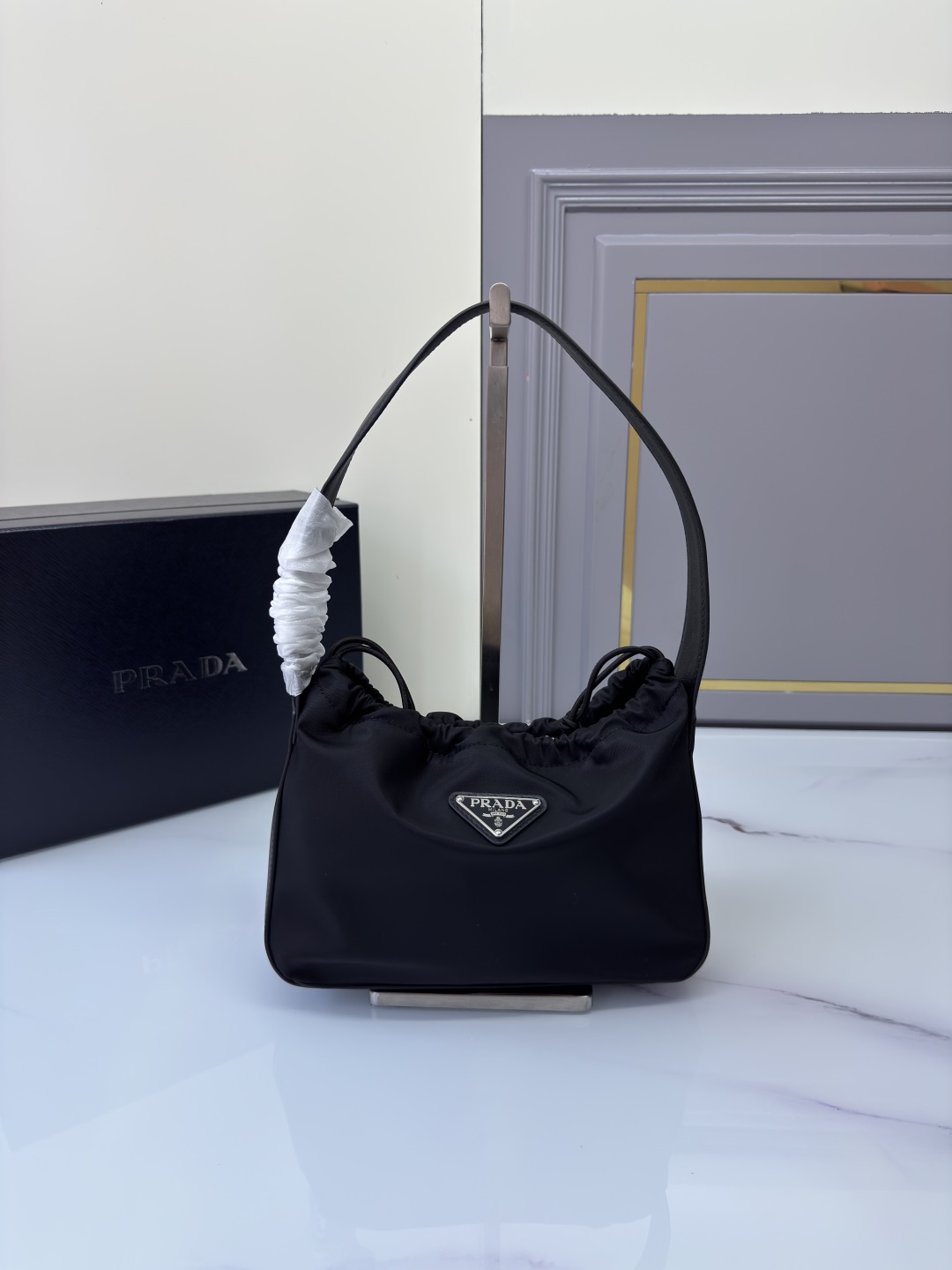 [TOP] PRADA Drawstring Underarm Bag 23x18x8cm - Black