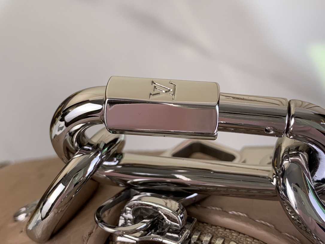 [TOP] Louis Vuitton LV  Soft Trunk Monogram Bag 18.5 x 13.0 x 8.0 cm - Brown