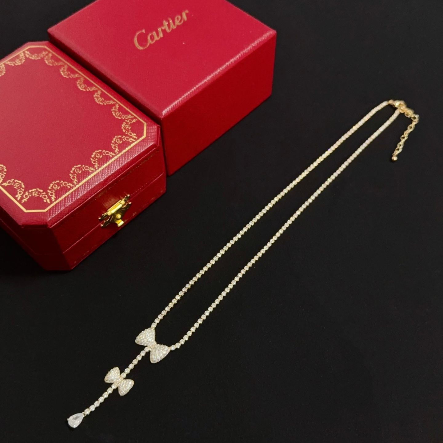 [TOP] Cartier Necklace Studded with Diamonds - Gold