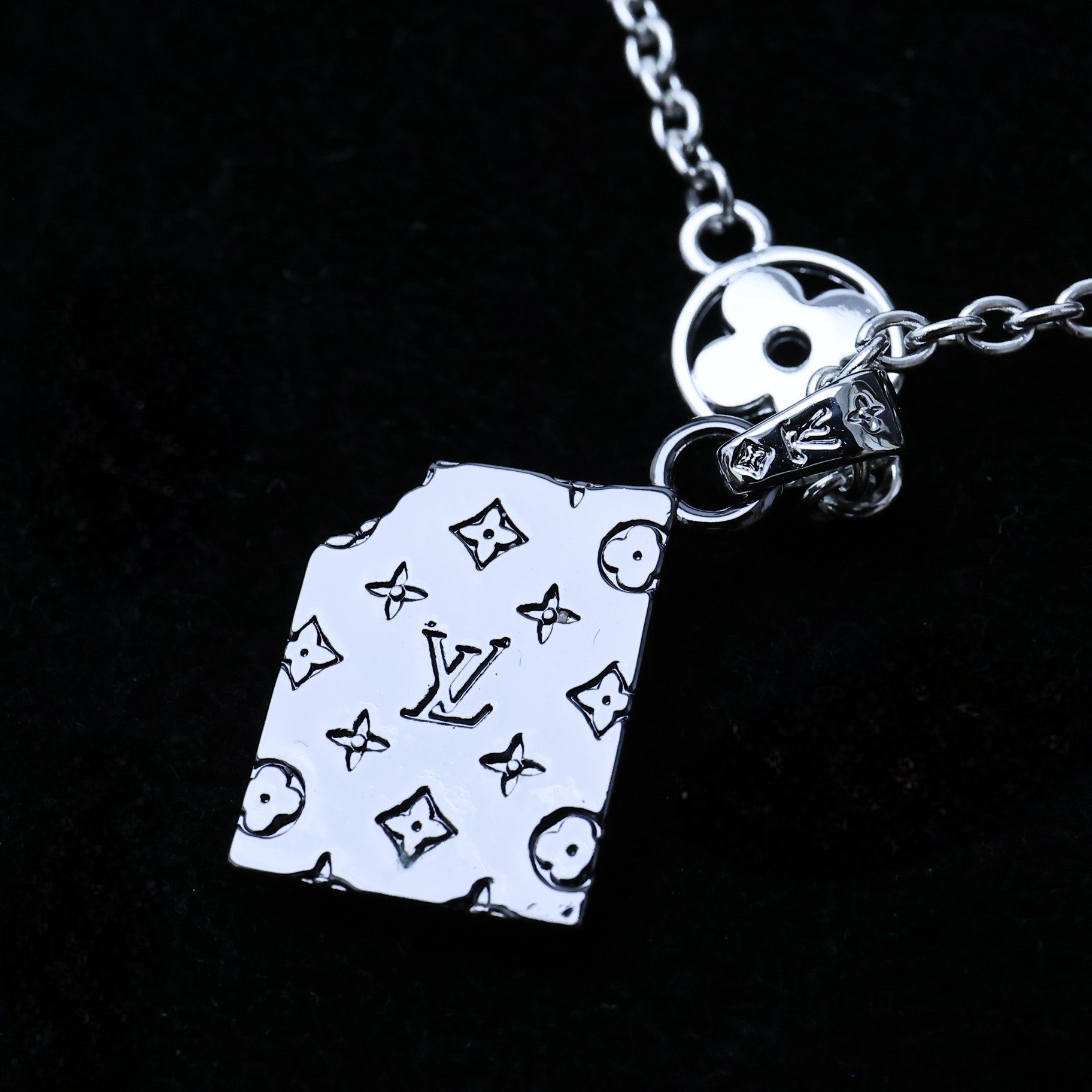 [TOP] Louis Vuitton LV Chocolate Bar Necklace