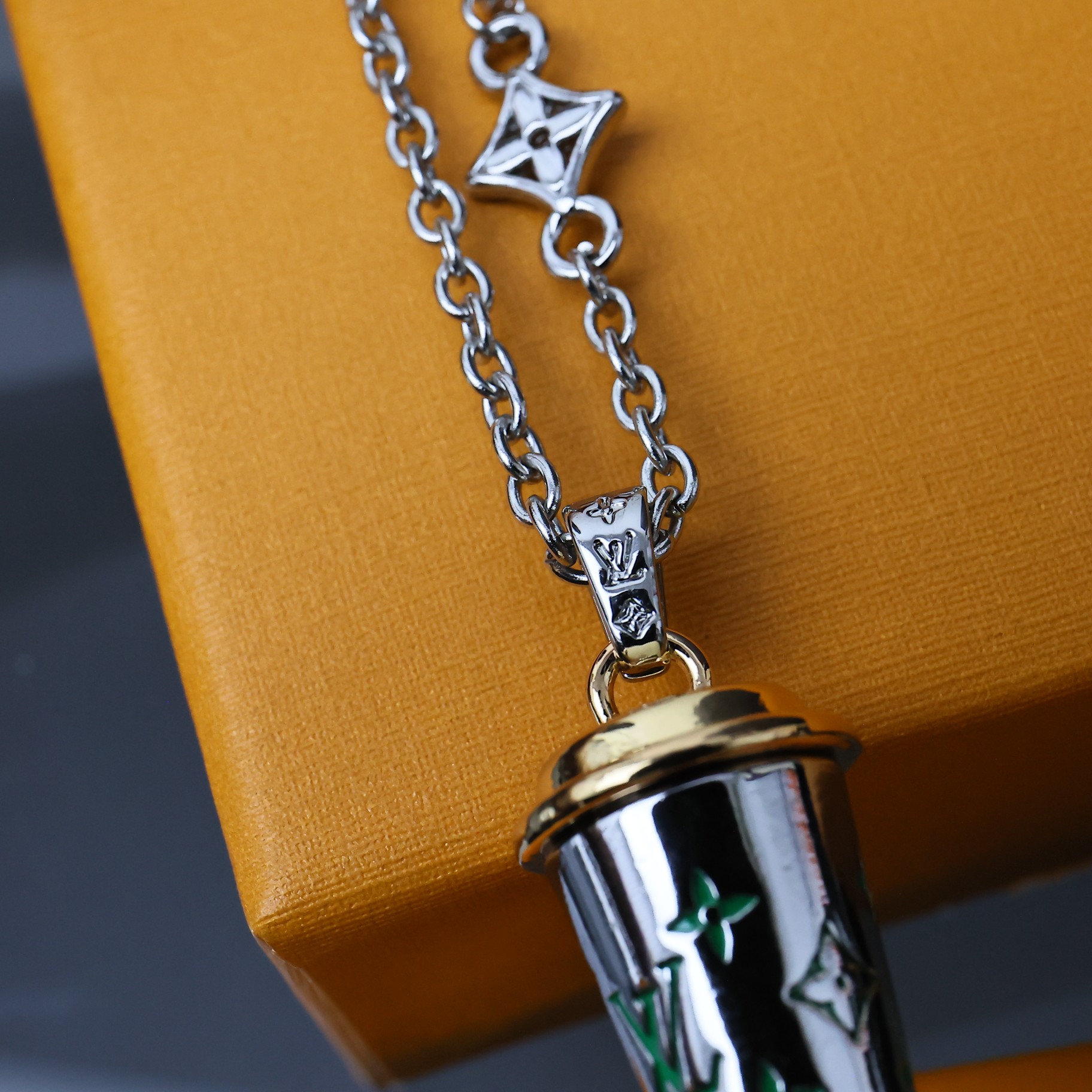 [TOP] Louis Vuitton LV Cup Necklace