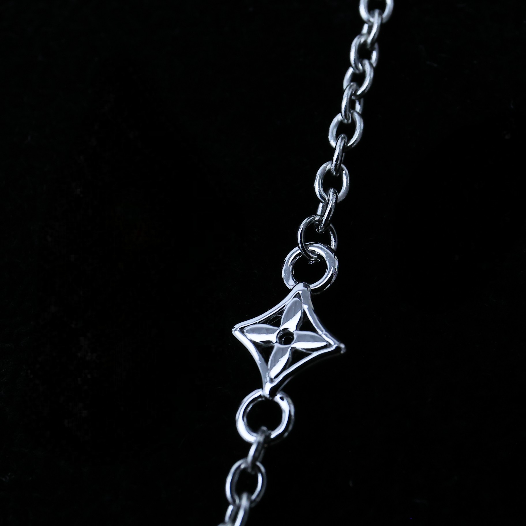 [TOP] Louis Vuitton LV Cup Necklace