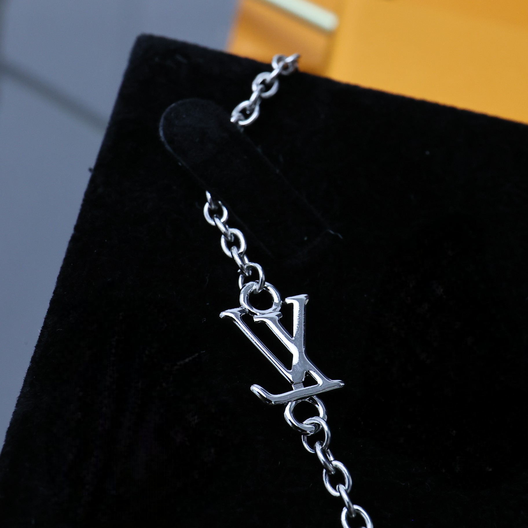 [TOP] Louis Vuitton LV Cup Necklace