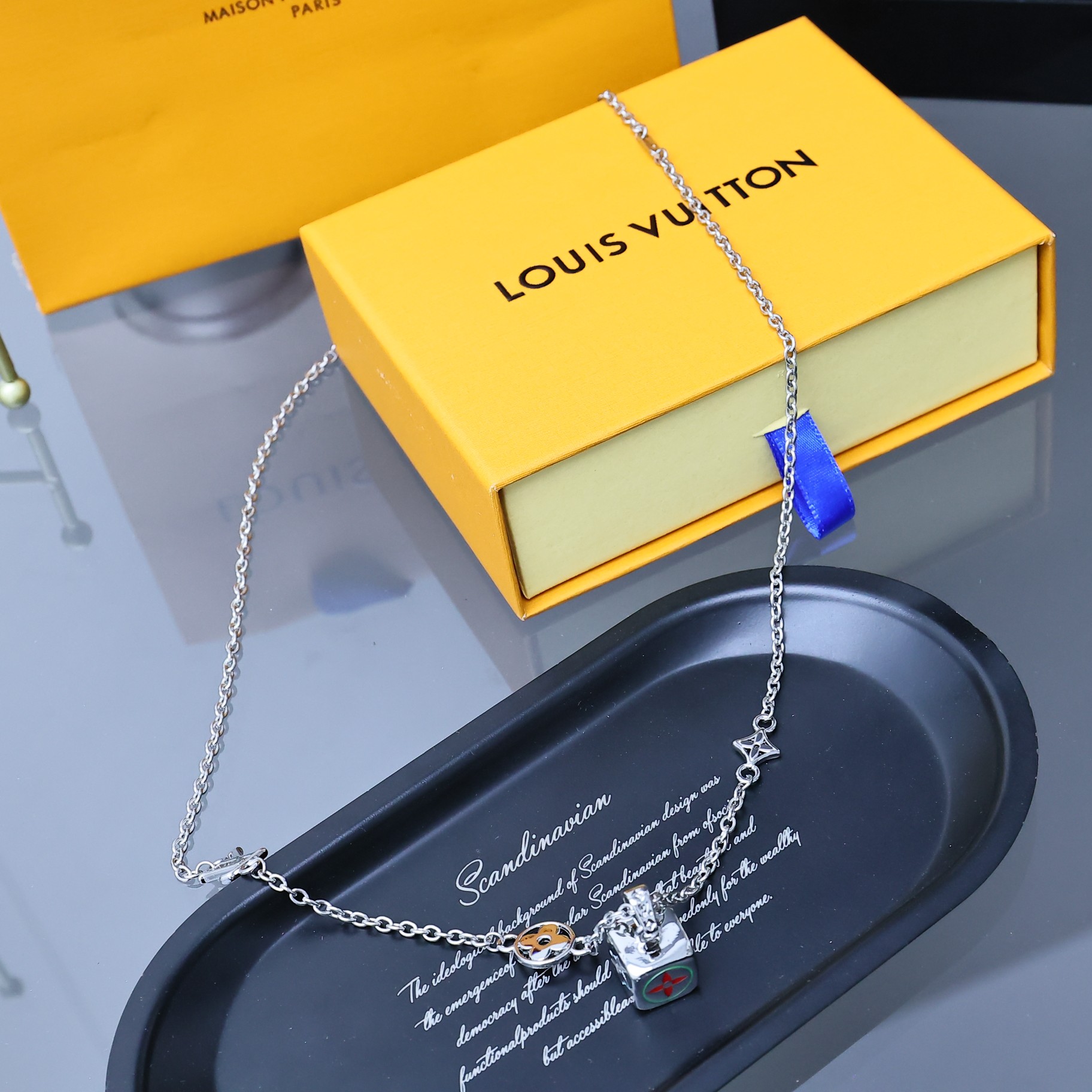 [TOP] Louis Vuitton LV Dice Necklace