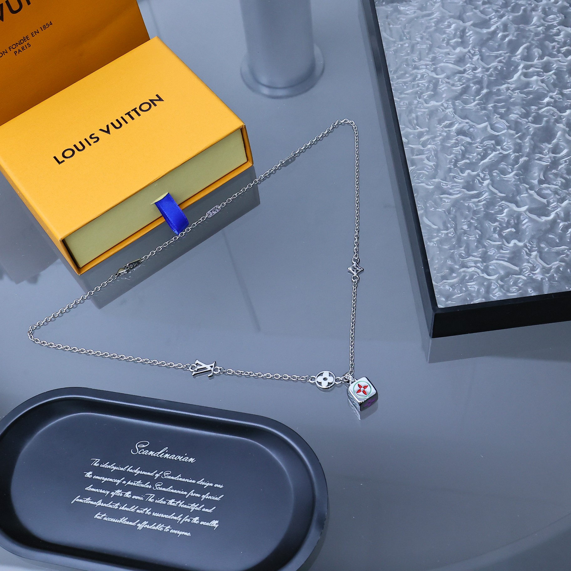 [TOP] Louis Vuitton LV Dice Necklace