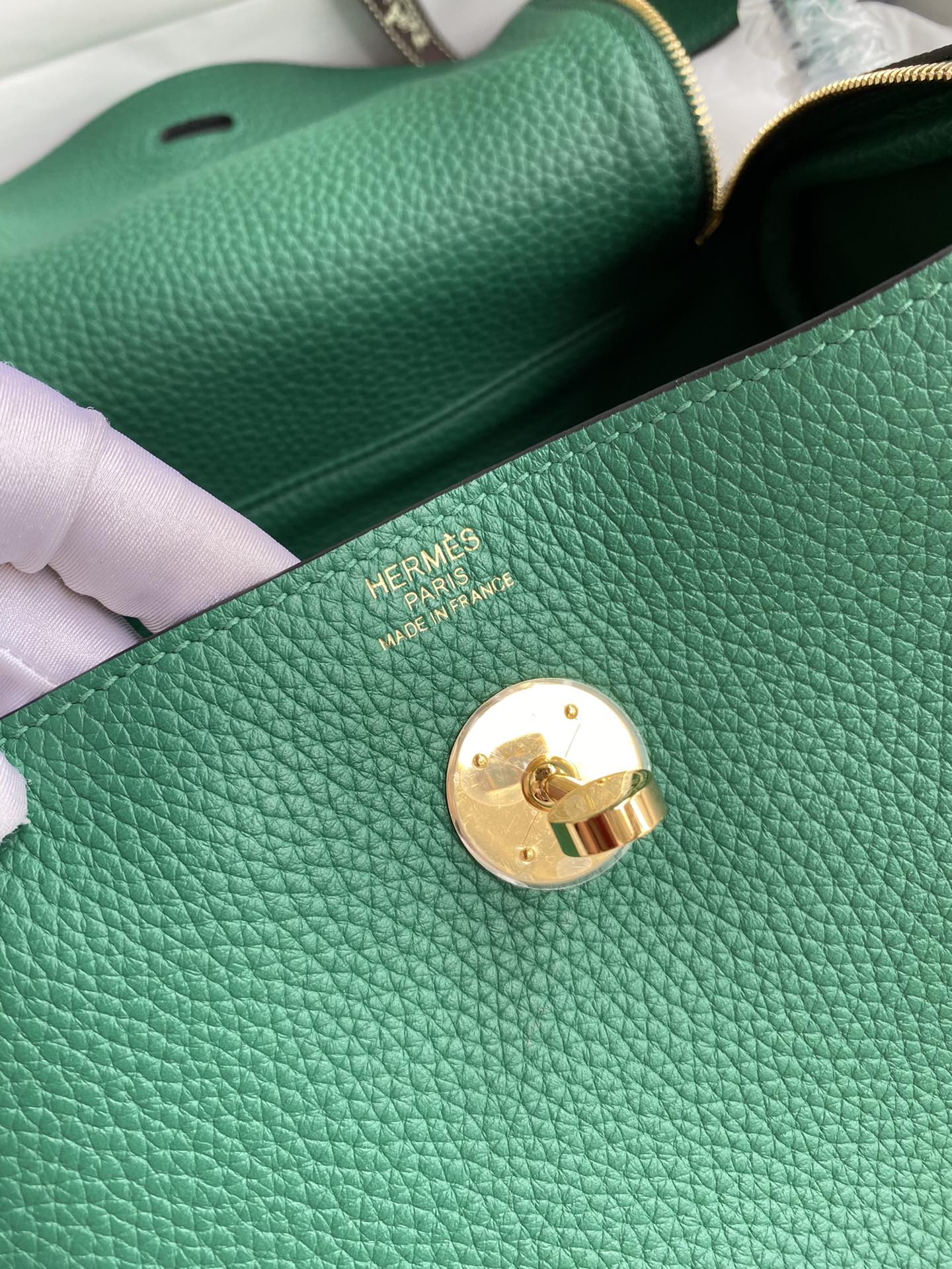 [TOP] HERMES Lindy Taurillon Clemence Leather 26 CM - Malachite & GHW/SHW