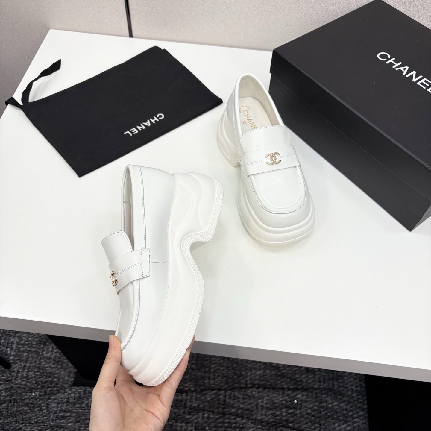 [TOP] CHANEL Shoes - 2 Color