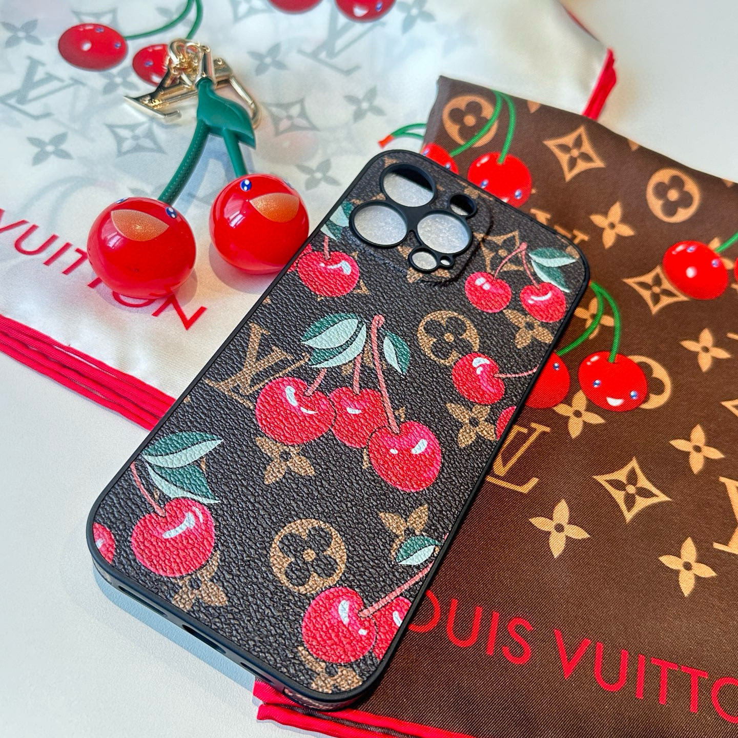 [TOP] Louis Vuitton LV  Phone Case- Brown