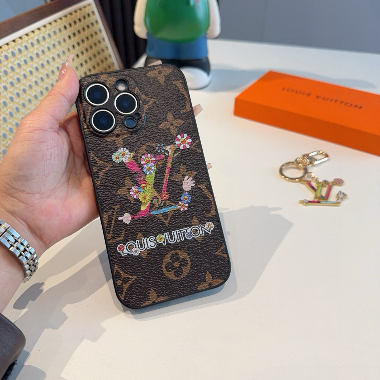 [TOP] Louis Vuitton LV  Phone Case- Brown
