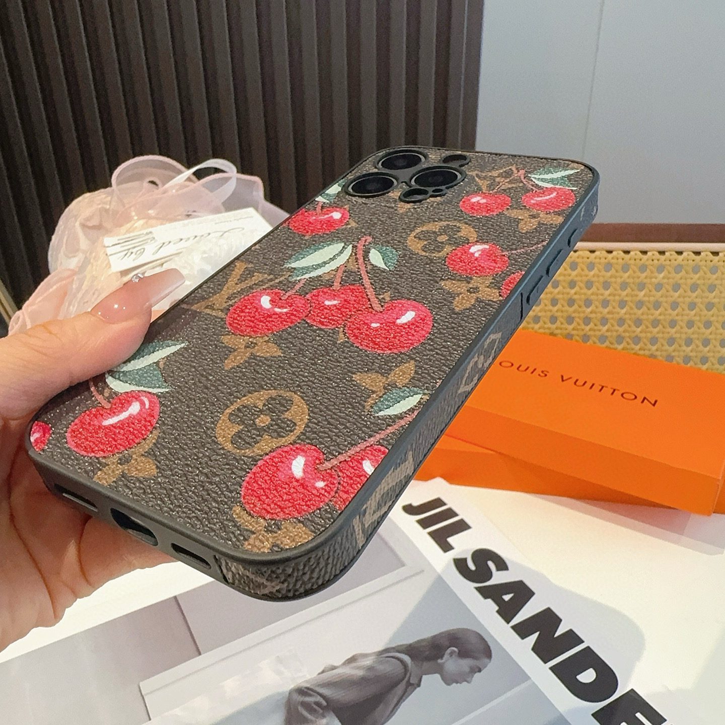 [TOP] Louis Vuitton LV  Phone Case- Brown