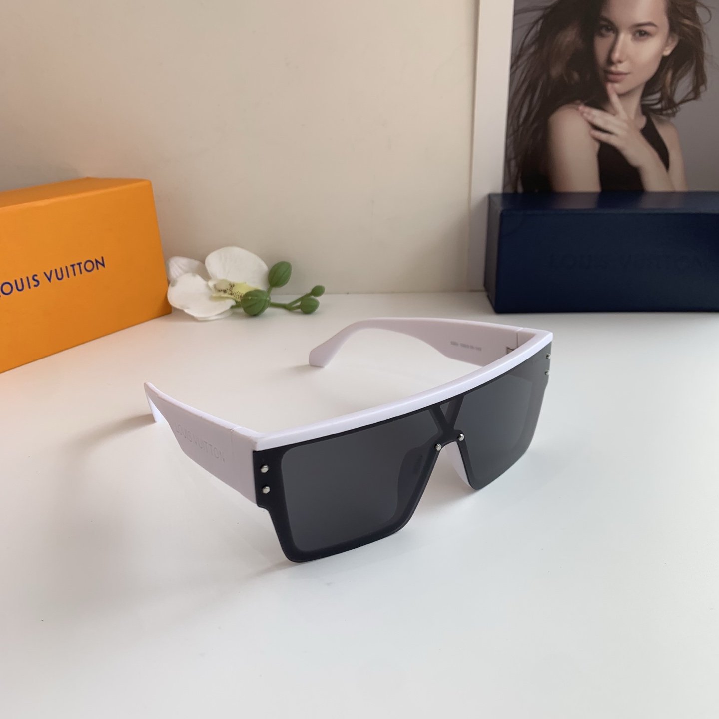 [TOP] Louis Vuitton LV Sunglasses - 3 Colors