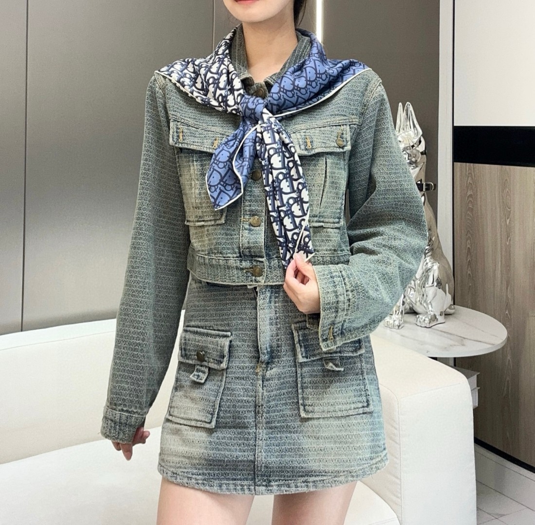 [TOP] Christian Dior Silk Scarf 90x90 cm - Blue