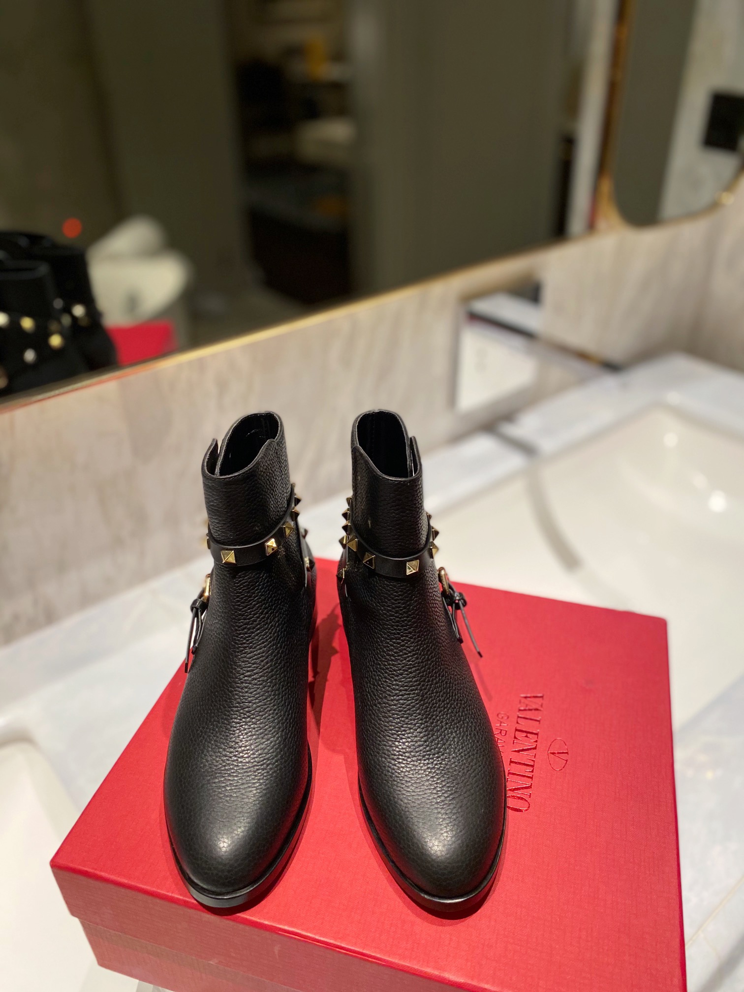 [TOP] VALENTINO Cowhide Leather Short Boots  - Black