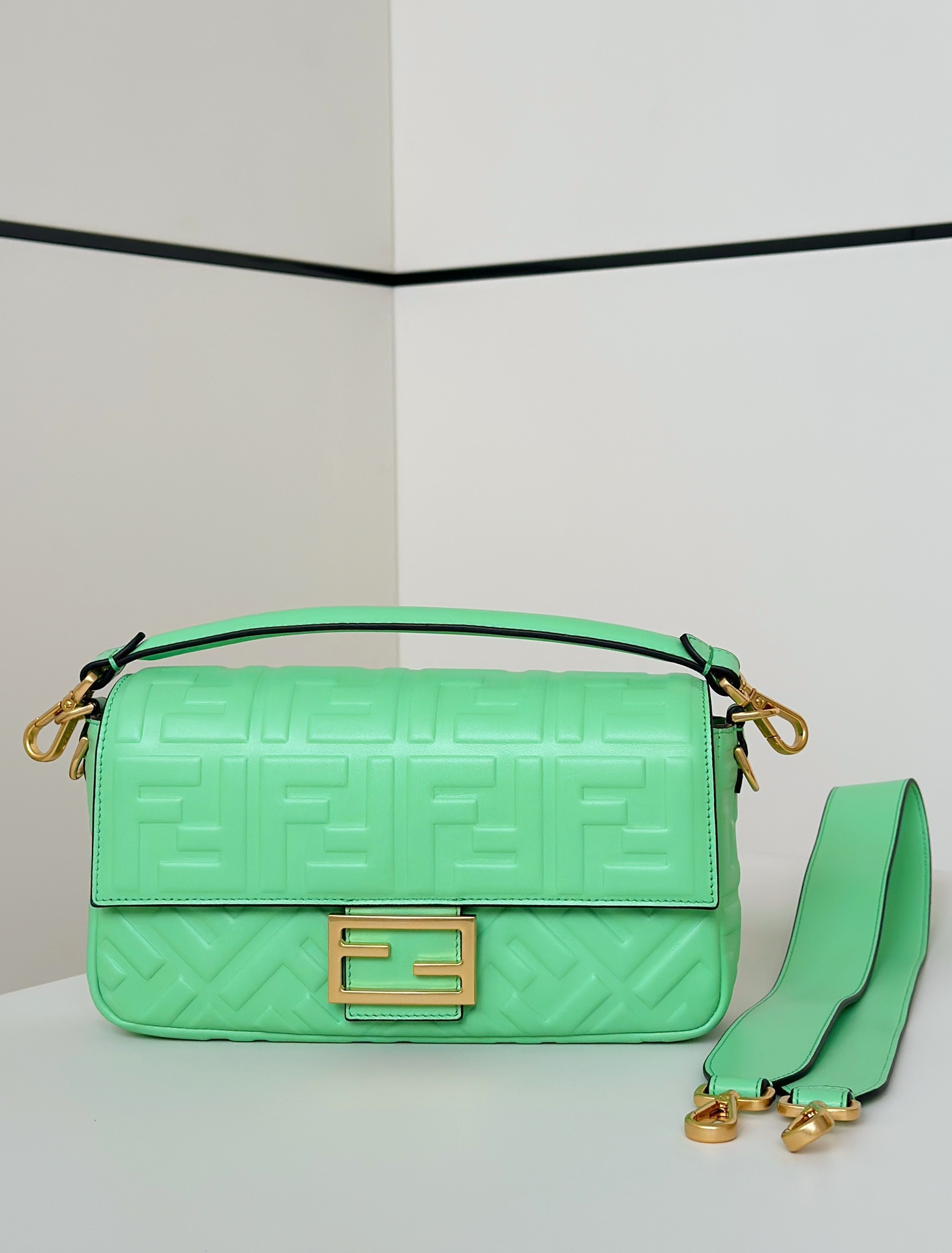 [TOP] FENDI Baquette Bag 27x5x15 cm - Green