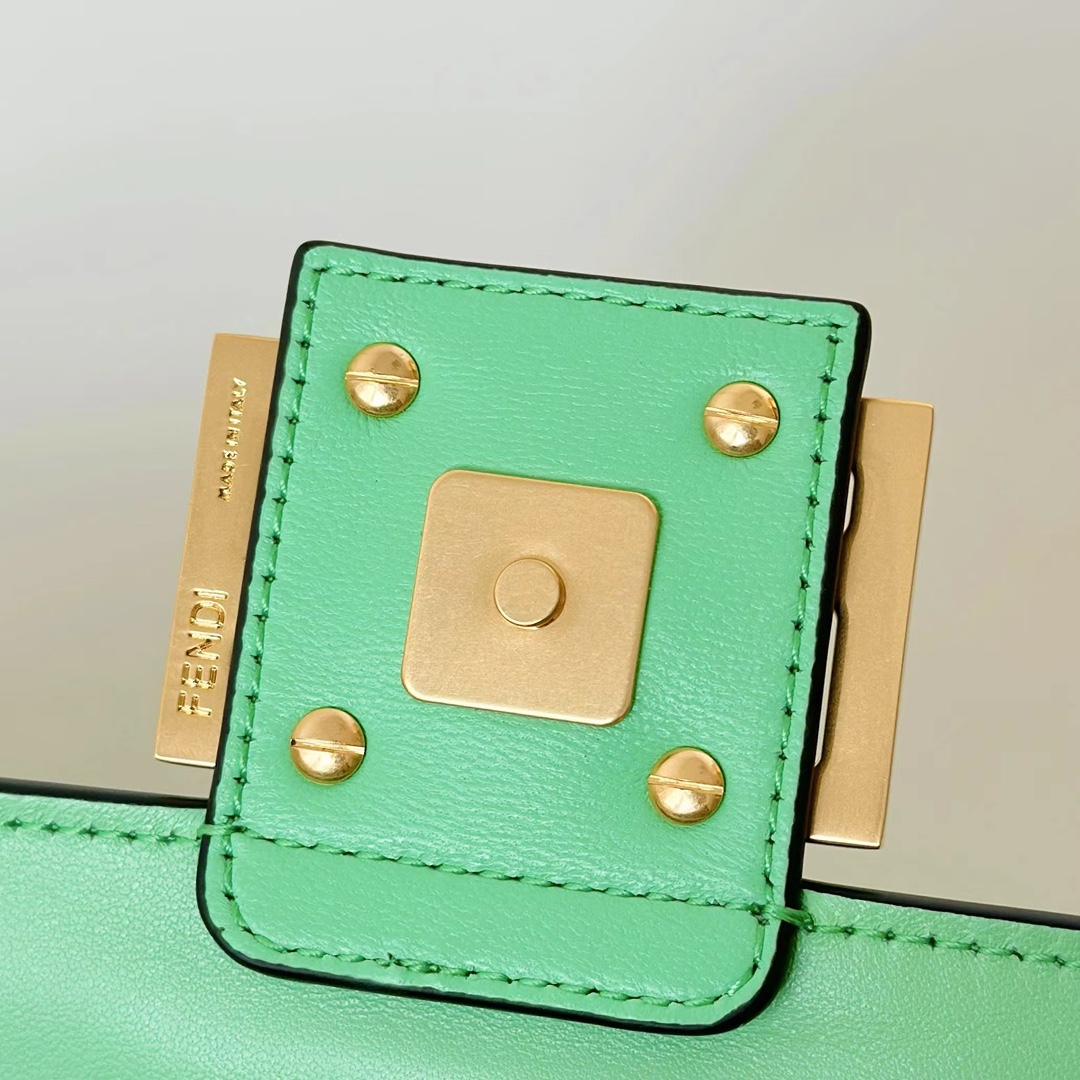 [TOP] FENDI Baquette Bag 27x5x15 cm - Green