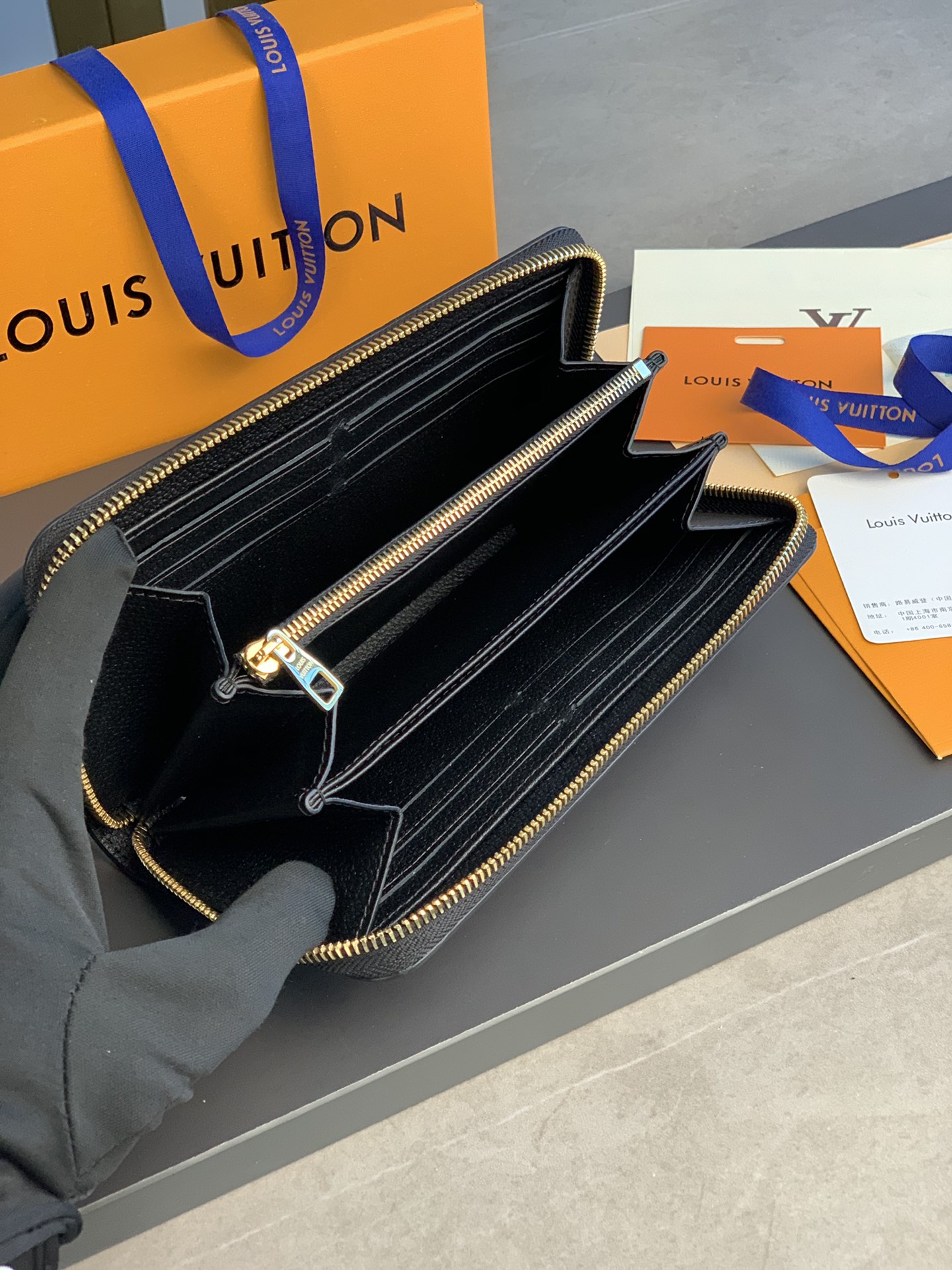 [TOP] Louis Vuitton LV Wallet Empreinte  - BLACK