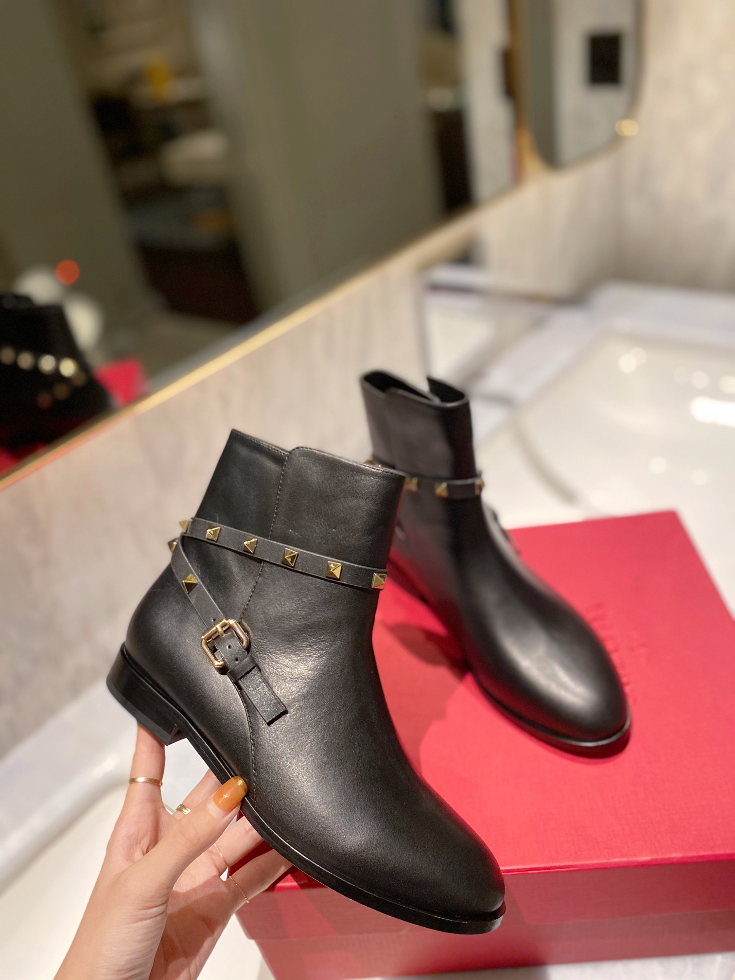 [TOP] VALENTINO Cowhide Leather Short Boots  - Black