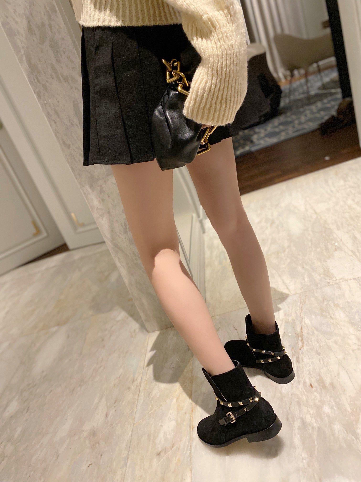 [TOP] VALENTINO Cowhide Leather Short Boots  - Black