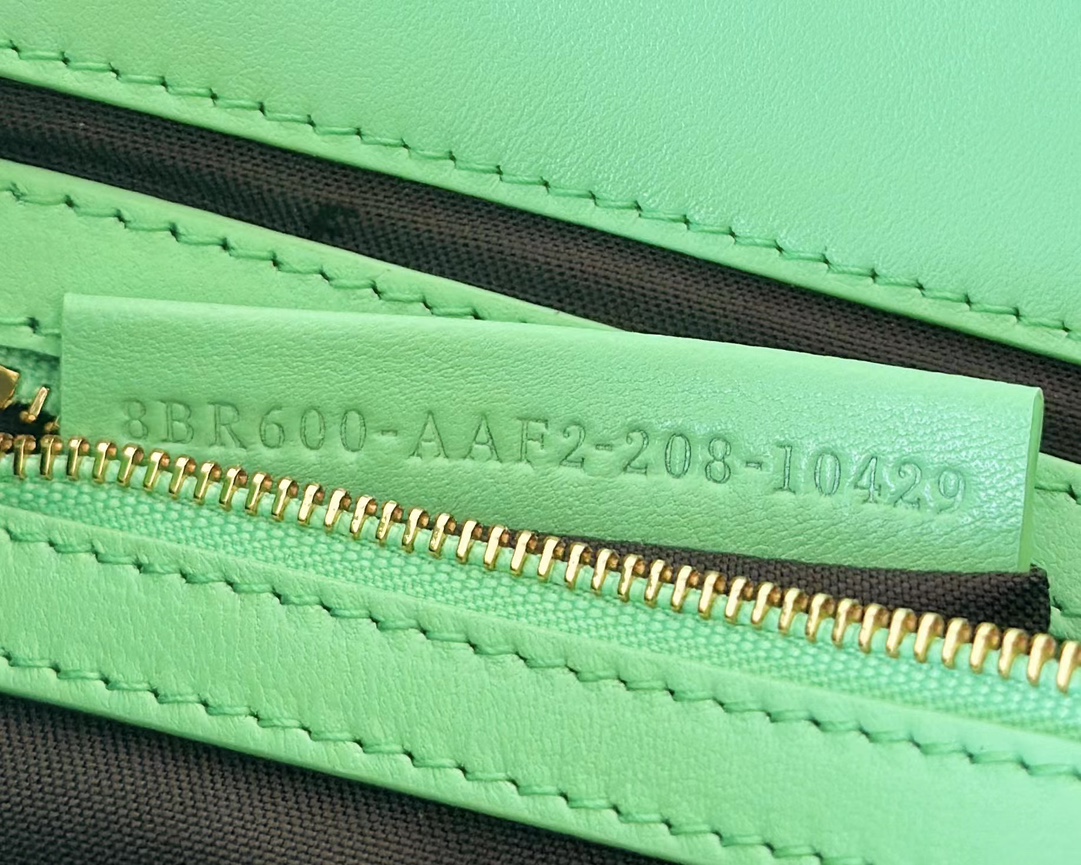 [TOP] FENDI Baquette Bag 27x5x15 cm - Green