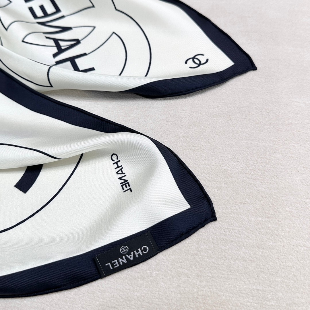 [TOP] Chanel Silk Scarf 90x90cm - Black