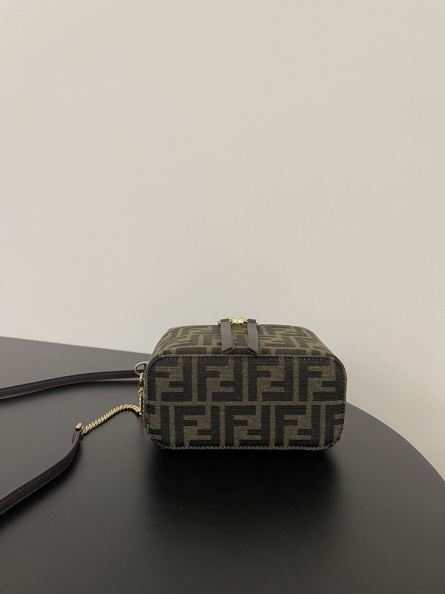 [TOP] FENDI Vanity Bag 16x8x11cm - Brown