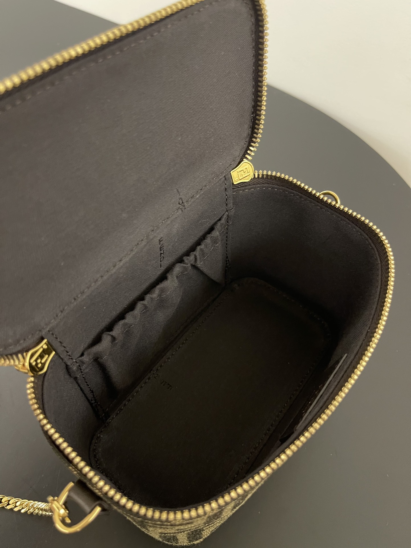 [TOP] FENDI Vanity Bag 16x8x11cm - Brown