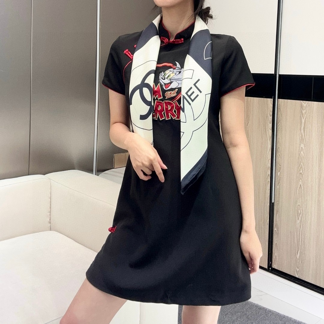 [TOP] Chanel Silk Scarf 90x90cm - Black