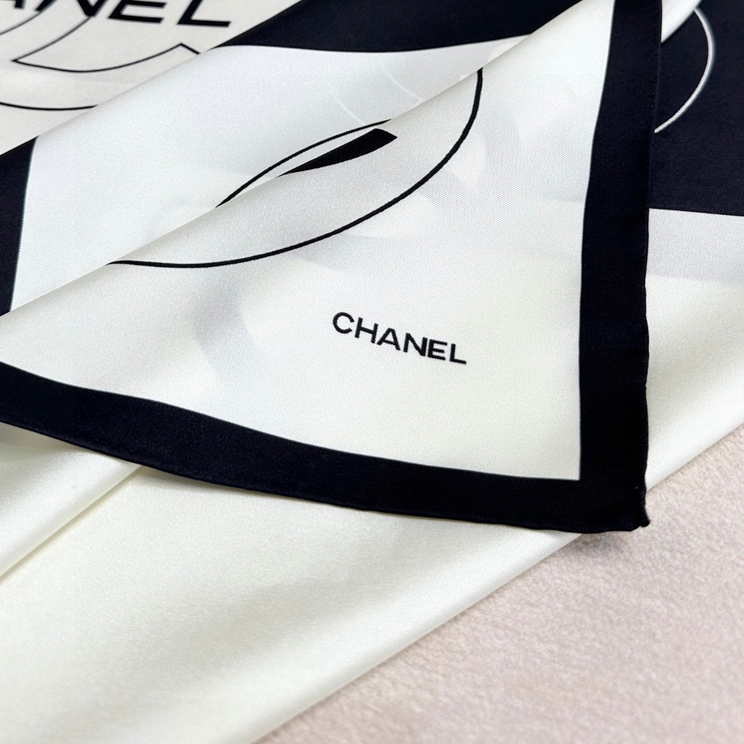 [TOP] Chanel Silk Scarf 90x90cm - Black