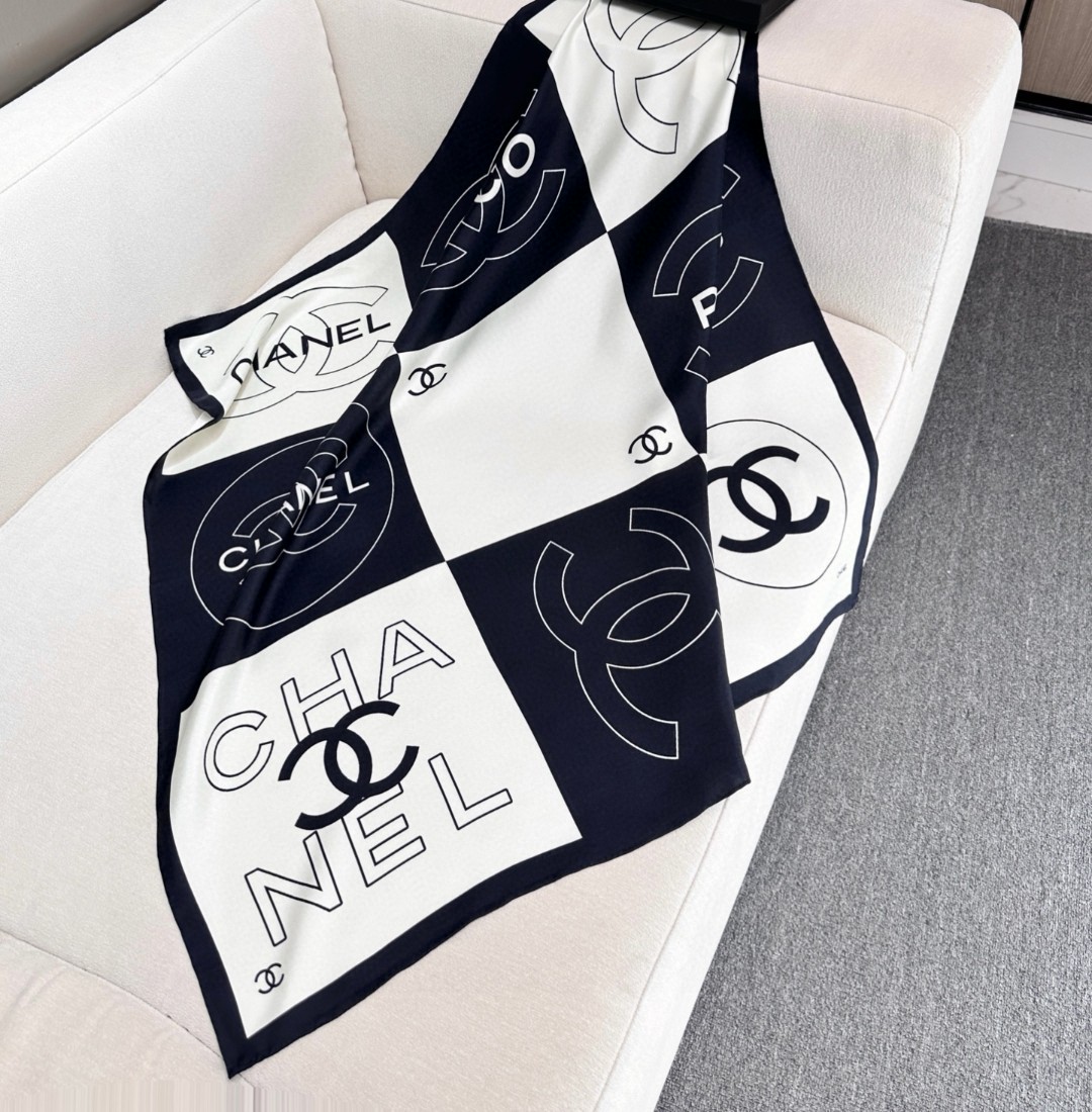 [TOP] Chanel Silk Scarf 90x90cm - Black