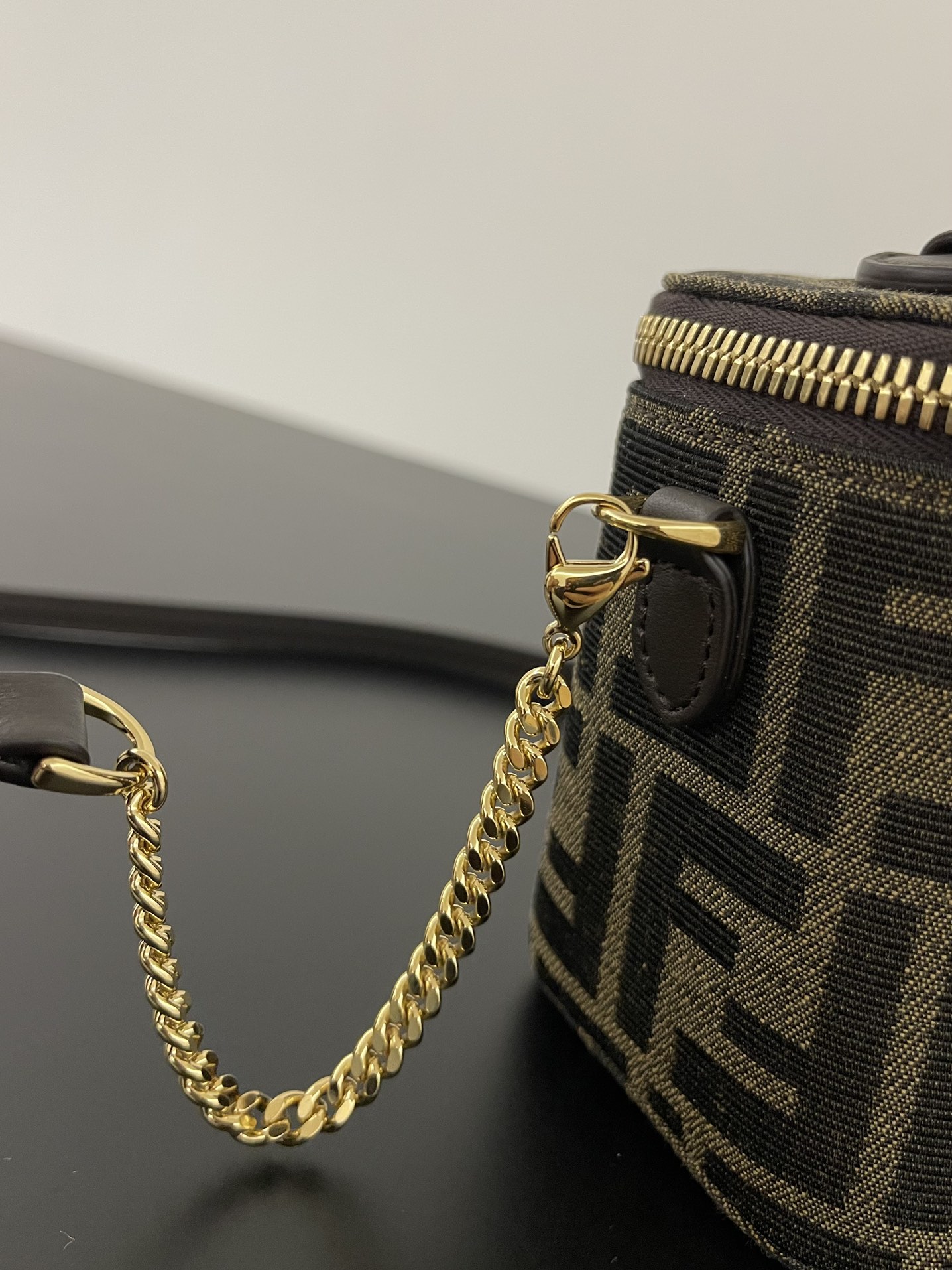 [TOP] FENDI Vanity Bag 16x8x11cm - Brown