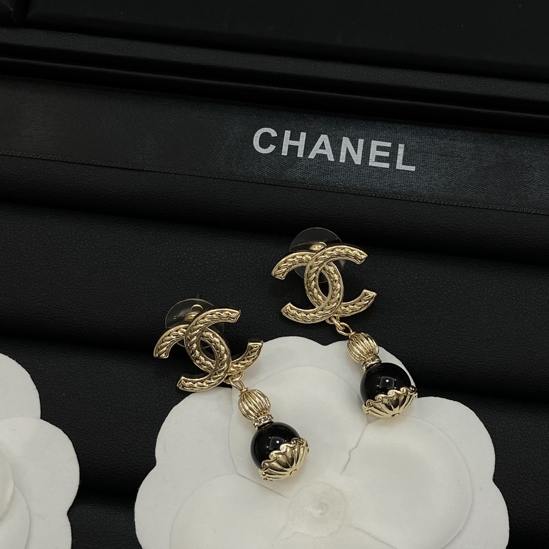 [TOP] CHANEL CC Earrings - Gold