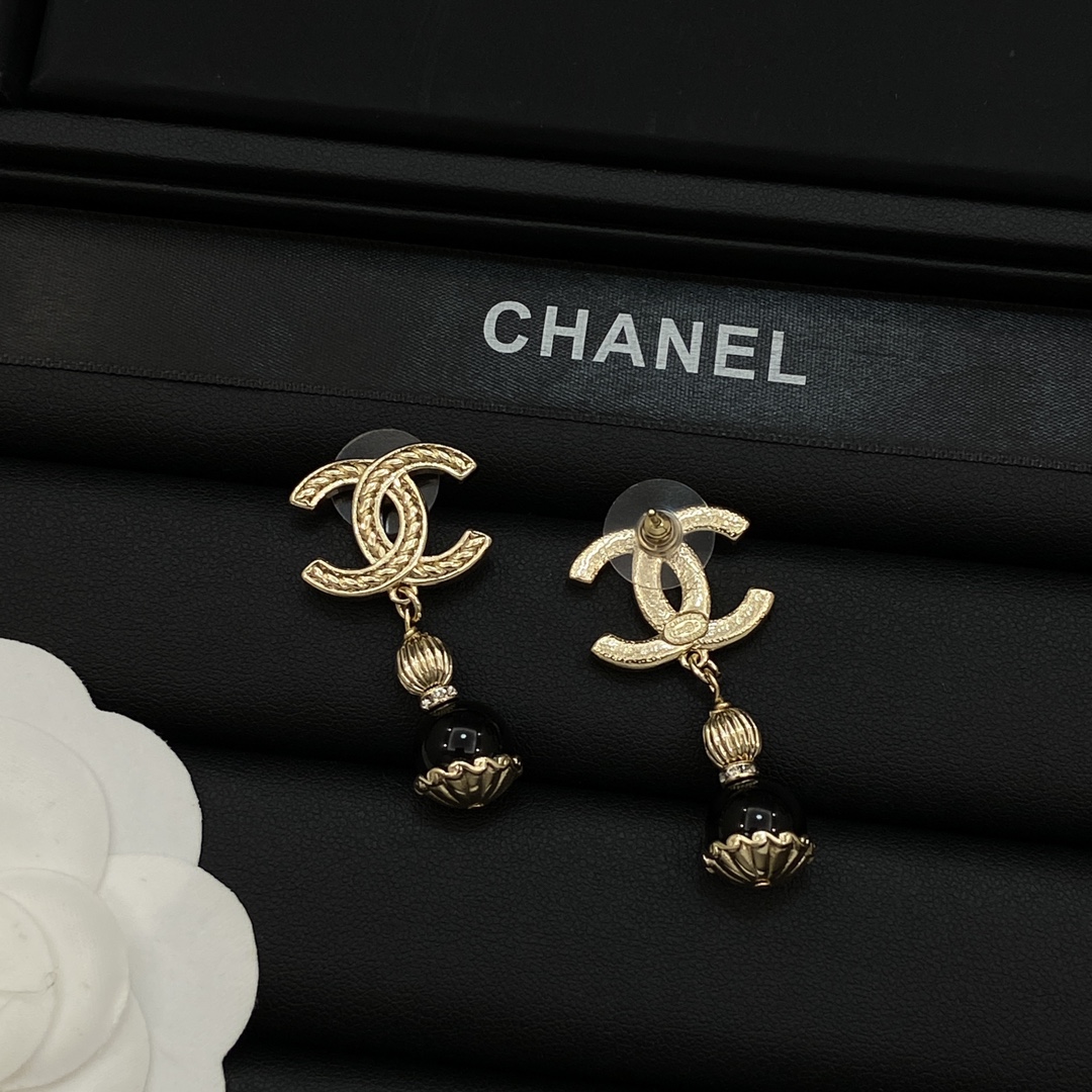 [TOP] CHANEL CC Earrings - Gold