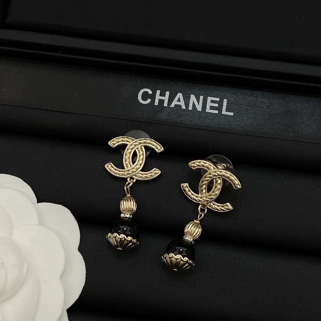 [TOP] CHANEL CC Earrings - Gold