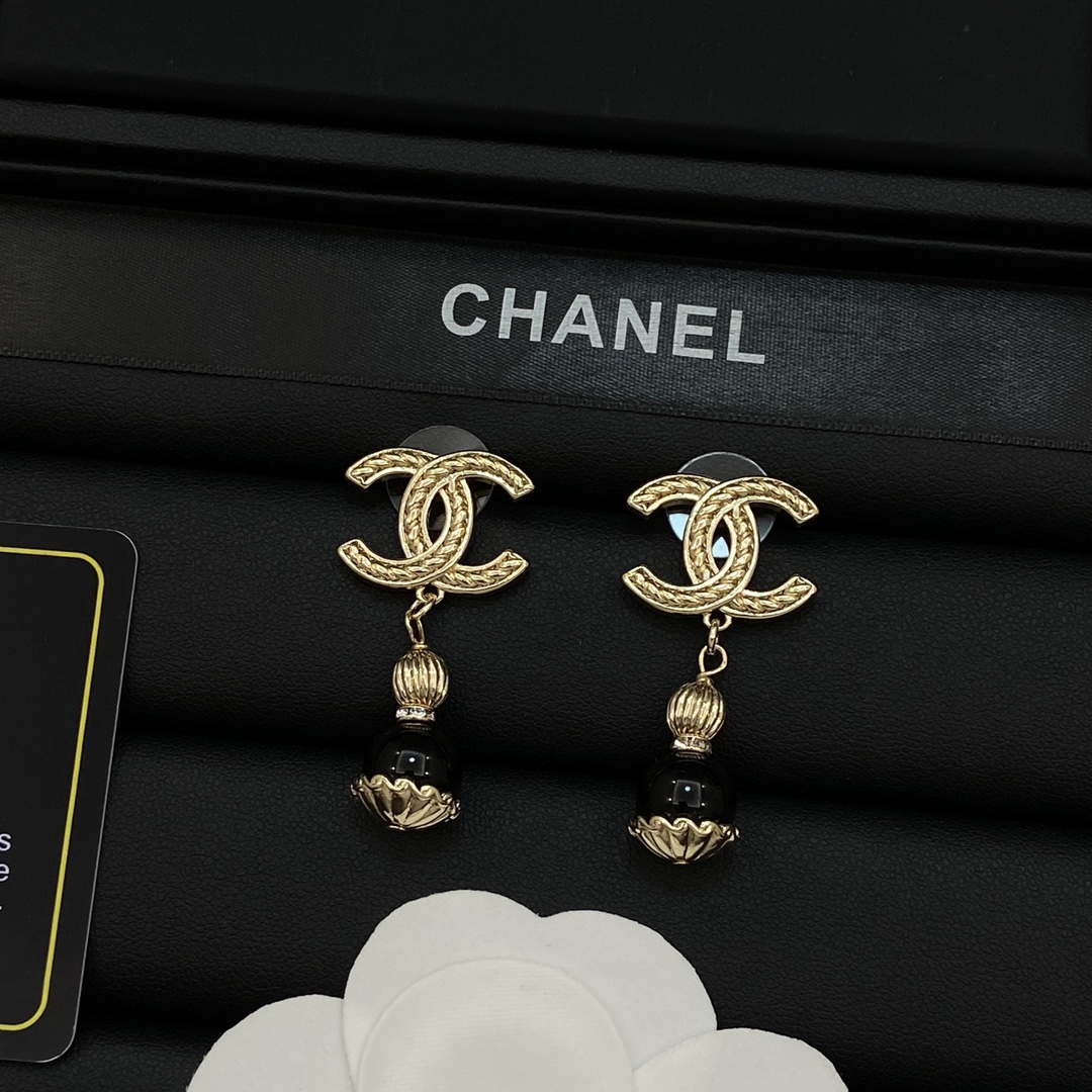 [TOP] CHANEL CC Earrings - Gold