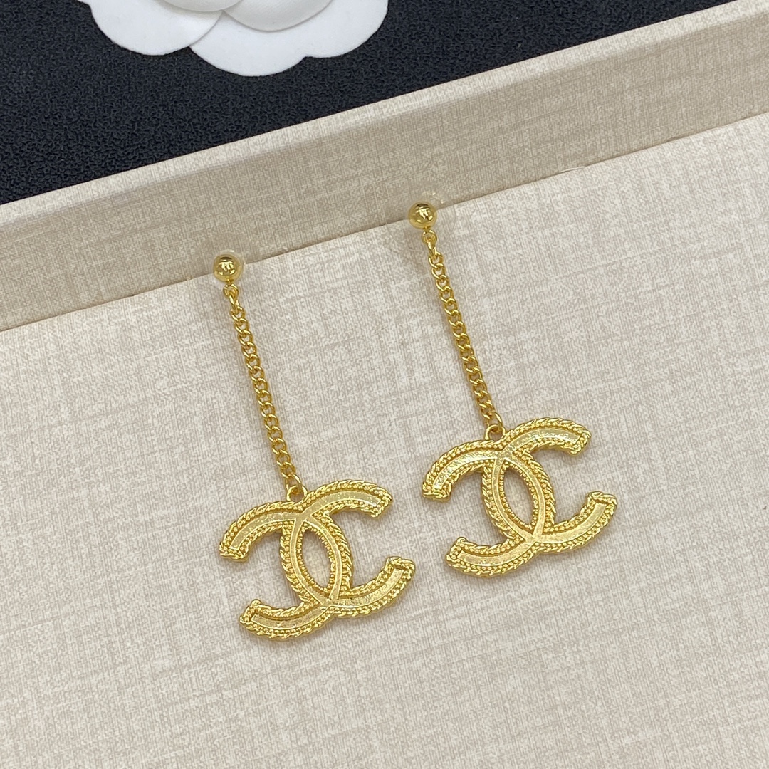 [TOP] CHANEL CC Earrings - Gold