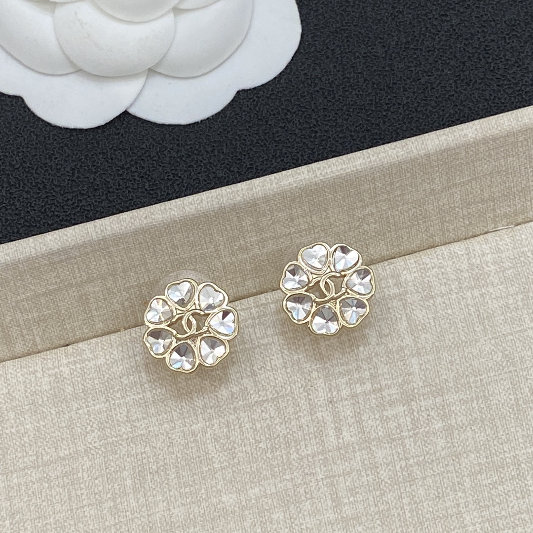[TOP] CHANEL CC Flower Earrings - Gold with Diamonds