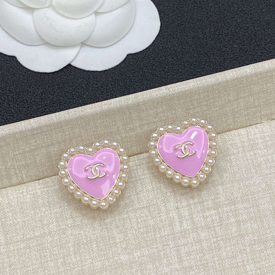 [TOP] CHANEL CC Heart Shape Earrings - Gold